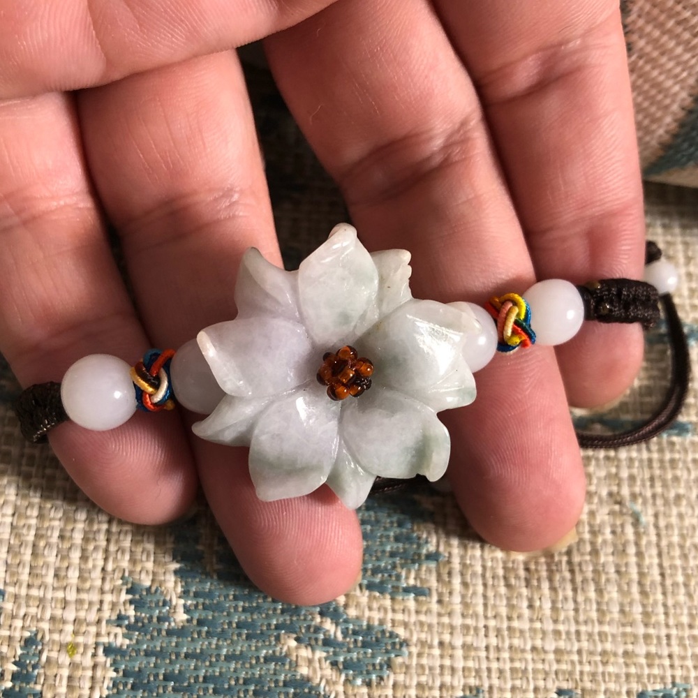 Jade flower Beacelet - Picture 5 of 5